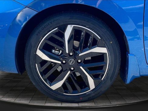 Used 2024 Nissan Versa SR w/ Electronics Package FWD image 9
