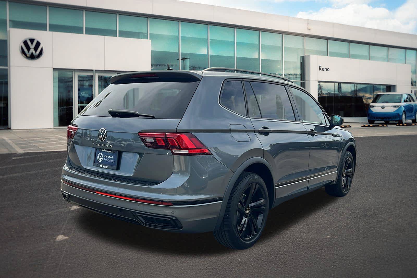 Certified 2023 Volkswagen Tiguan SE R-Line FWD image 5
