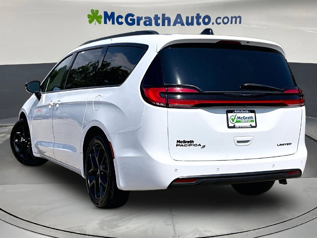 Used 2025 Chrysler Pacifica Limited FWD image 5