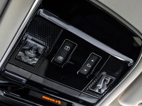 New 2026 Land Rover Range Rover SE AWD/4WD image 34