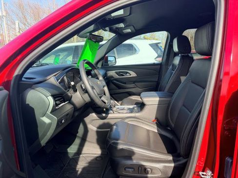 Used 2023 Chevrolet Traverse LT w/ LT Premium Package image 8