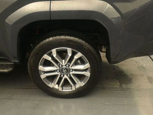 Used 2025 Toyota 4Runner Limited AWD/4WD image 9