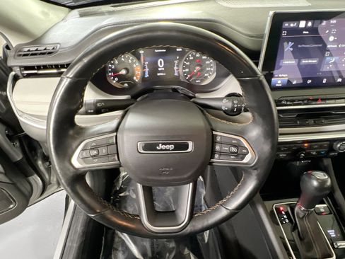 Used 2022 Jeep Compass Limited image 10