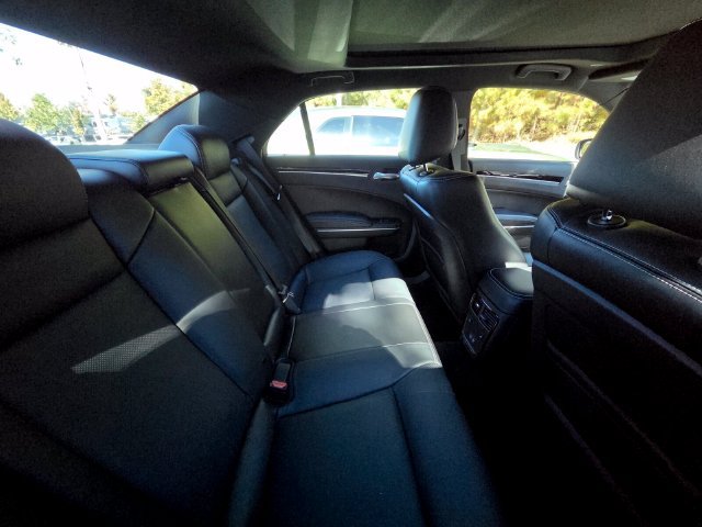 Used 2023 Chrysler 300 S w/ Comfort Group RWD image 7