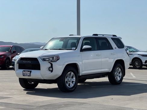 Used 2020 Toyota 4Runner SR5 AWD/4WD image 16