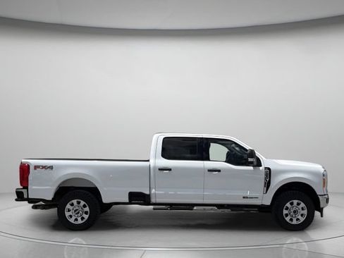 Used 2023 Ford F250 XLT w/ FX4 Off-Road Package AWD/4WD image 2