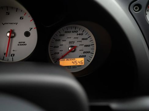 Used 2006 Dodge Viper SRT-10 RWD image 15