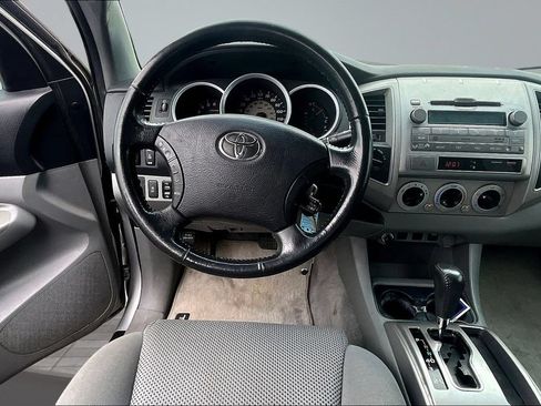 Used 2010 Toyota Tacoma 4x4 Access Cab V6 image 9