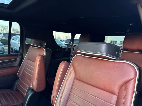Used 2023 GMC Yukon XL Denali Ultimate image 26
