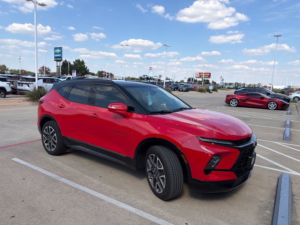 Used 2024 Chevrolet Blazer RS w/ Driver Confidence II Package FWD image 1