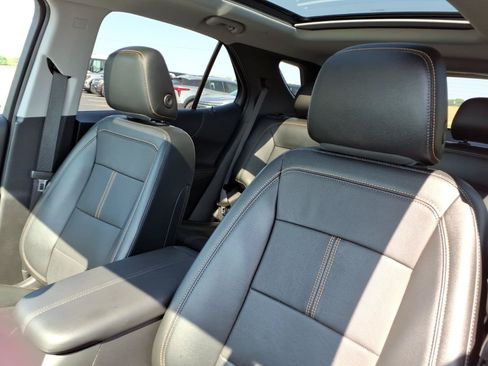 Used 2023 Chevrolet Equinox Premier AWD/4WD image 16