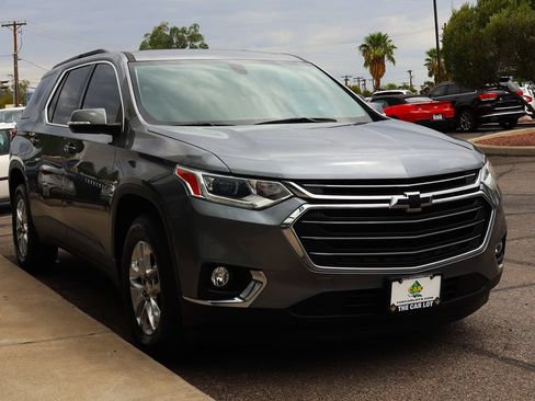 Used 2021 Chevrolet Traverse LT FWD image 14