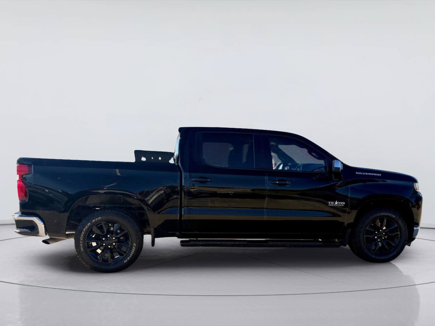 Used 2021 Chevrolet Silverado 1500 LT RWD image 2