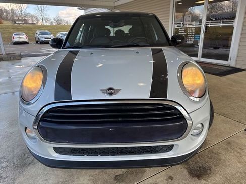 Used 2016 MINI Cooper 4-Door Hardtop image 10