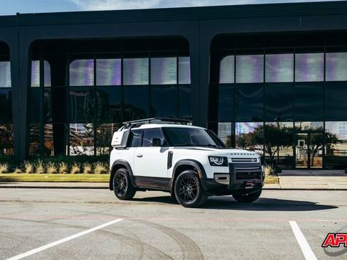 Used 2022 Land Rover Defender 90 X-Dynamic S image 18