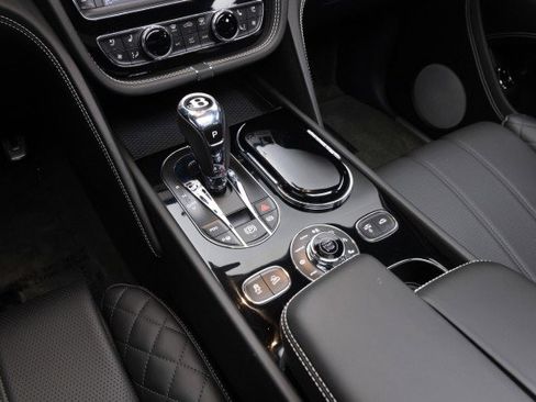 Used 2017 Bentley Bentayga W12 image 16