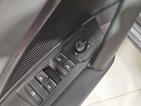 New 2026 Volkswagen Tiguan SE AWD/4WD image 11