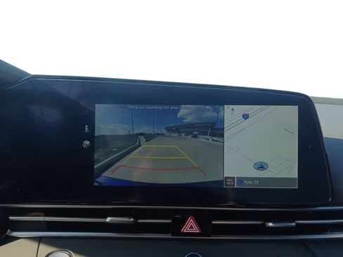 Used 2023 Hyundai Elantra SEL w/ Convenience Package image 30