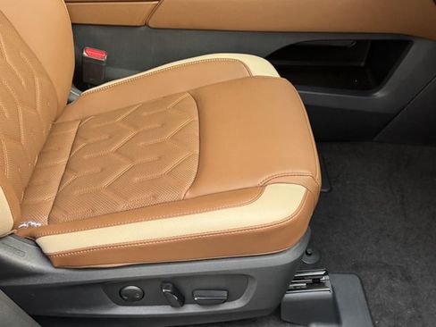 New 2026 Nissan Pathfinder Platinum AWD/4WD image 8