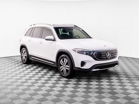 Used 2023 Mercedes-Benz EQB 300 4MATIC image 7