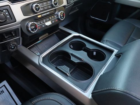 Used 2022 Ford F250 Lariat w/ Black Appearance Package image 13