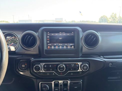 Used 2021 Jeep Gladiator Sport AWD/4WD image 22