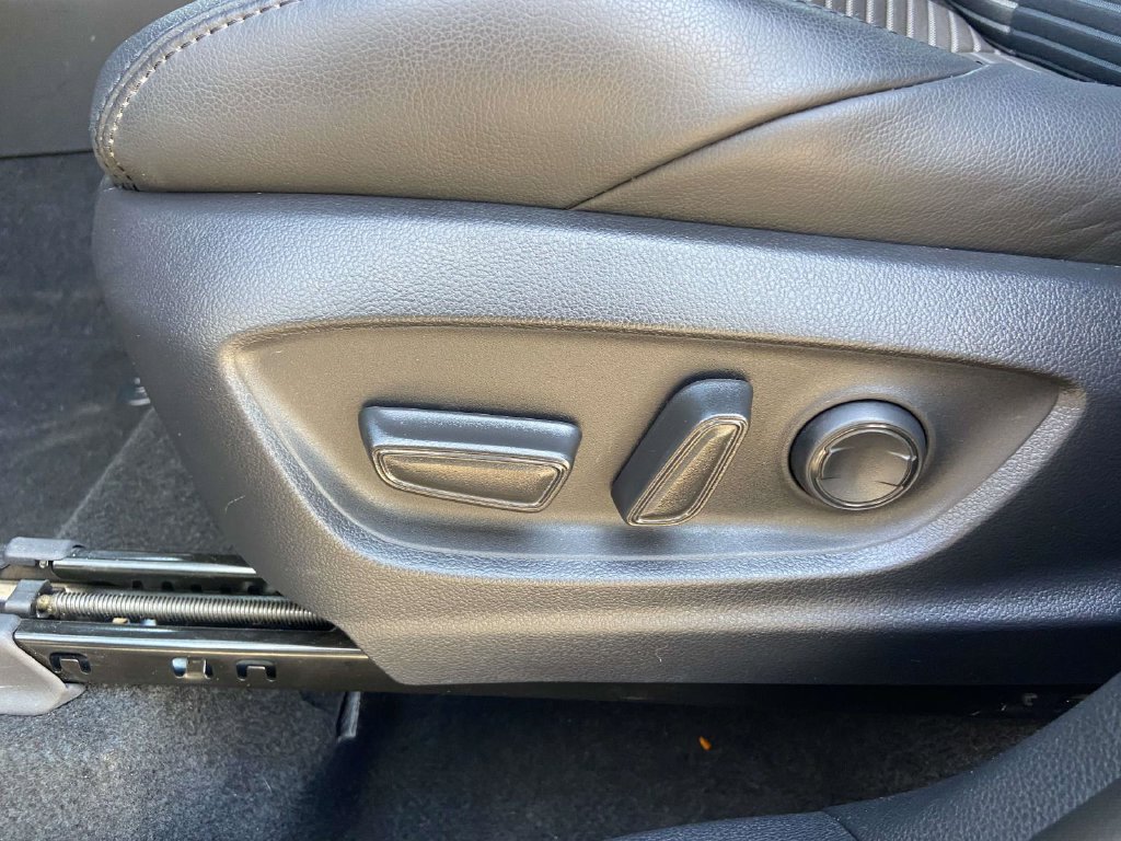 Used 2024 Toyota Corolla Cross AWD Hybrid w/ Convenience Package image 19