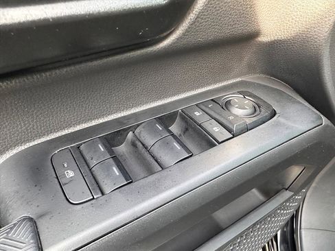 Used 2025 Toyota Tacoma SR5 image 14