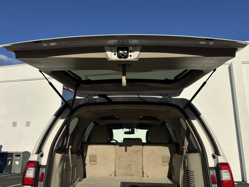 Used 2015 Lincoln Navigator 2WD image 12