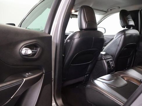 Used 2020 Jeep Cherokee Latitude Plus image 31