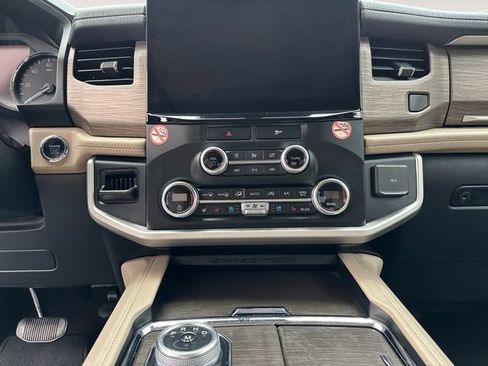 Used 2023 Ford Expedition Limited AWD/4WD image 11