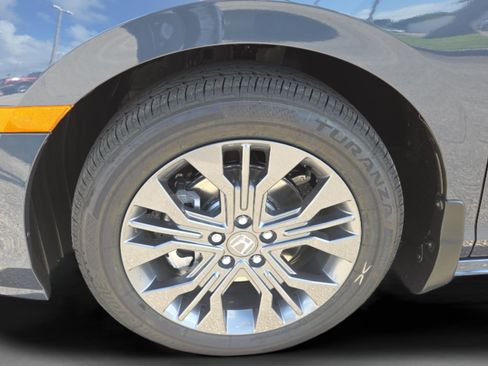 New 2026 Honda Odyssey Touring image 22
