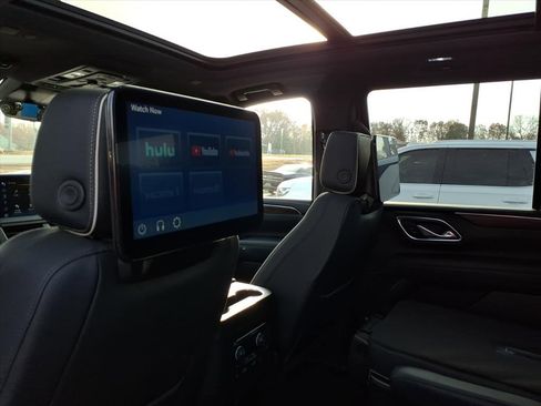 Used 2023 Chevrolet Tahoe Premier w/ Advanced Technology Package image 11