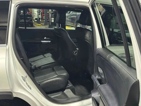Used 2021 Mercedes-Benz GLB 250 4MATIC image 25