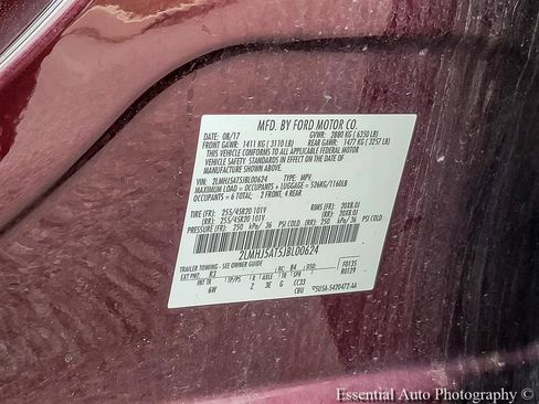 Used 2018 Lincoln MKT AWD image 17