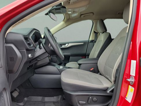 Certified 2020 Ford Escape SE image 7