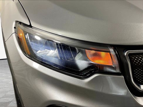Used 2022 Jeep Compass Latitude FWD image 31