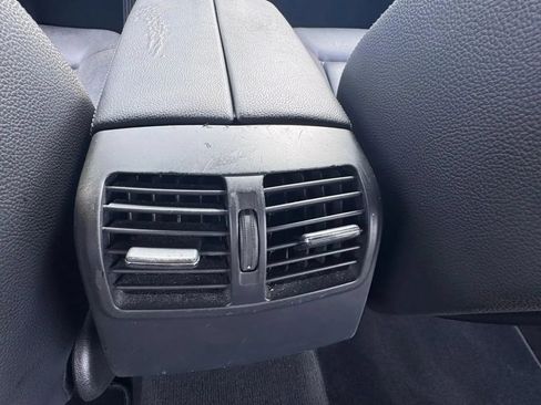 Used 2013 Mercedes-Benz E 350 4MATIC Sedan image 16