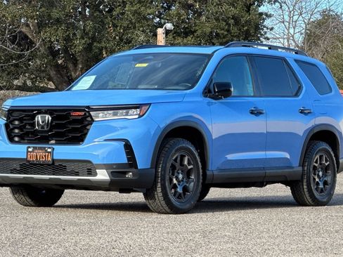 Used 2025 Honda Pilot TrailSport image 8
