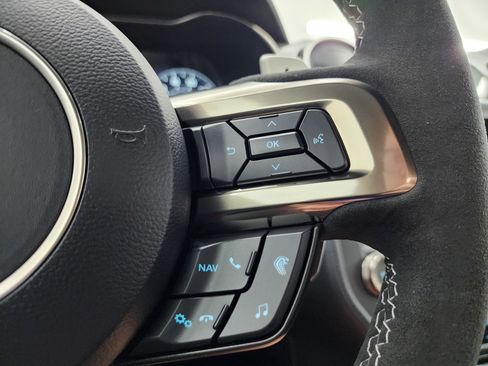 Used 2022 Ford Mustang Shelby GT500 w/ Technology Package image 13