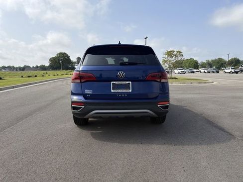 Used 2023 Volkswagen Taos SE FWD image 4
