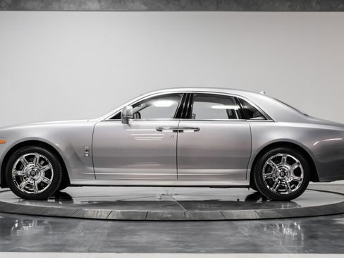 Used 2010 Rolls-Royce Ghost image 27