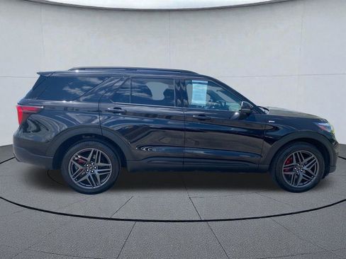 Used 2025 Ford Explorer ST-Line w/ ST-Line Street Pack AWD/4WD image 13