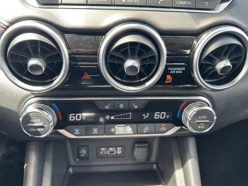 Used 2025 Nissan Sentra SR w/ SR Premium Package FWD image 21
