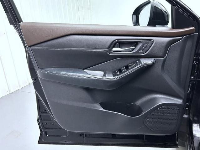 Certified 2023 Nissan Rogue SL AWD/4WD image 9