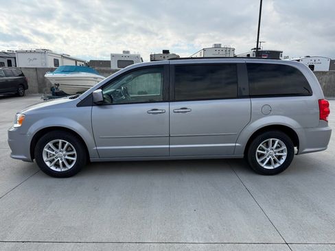 Used 2016 Dodge Grand Caravan SXT w/ Rear Park Assist Package image 6