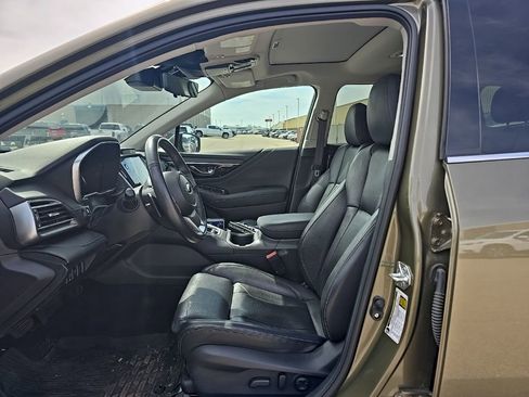 Used 2023 Subaru Outback Touring AWD/4WD image 9