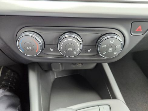 New 2026 Chevrolet Trax LS w/ LS Convenience Package FWD image 17
