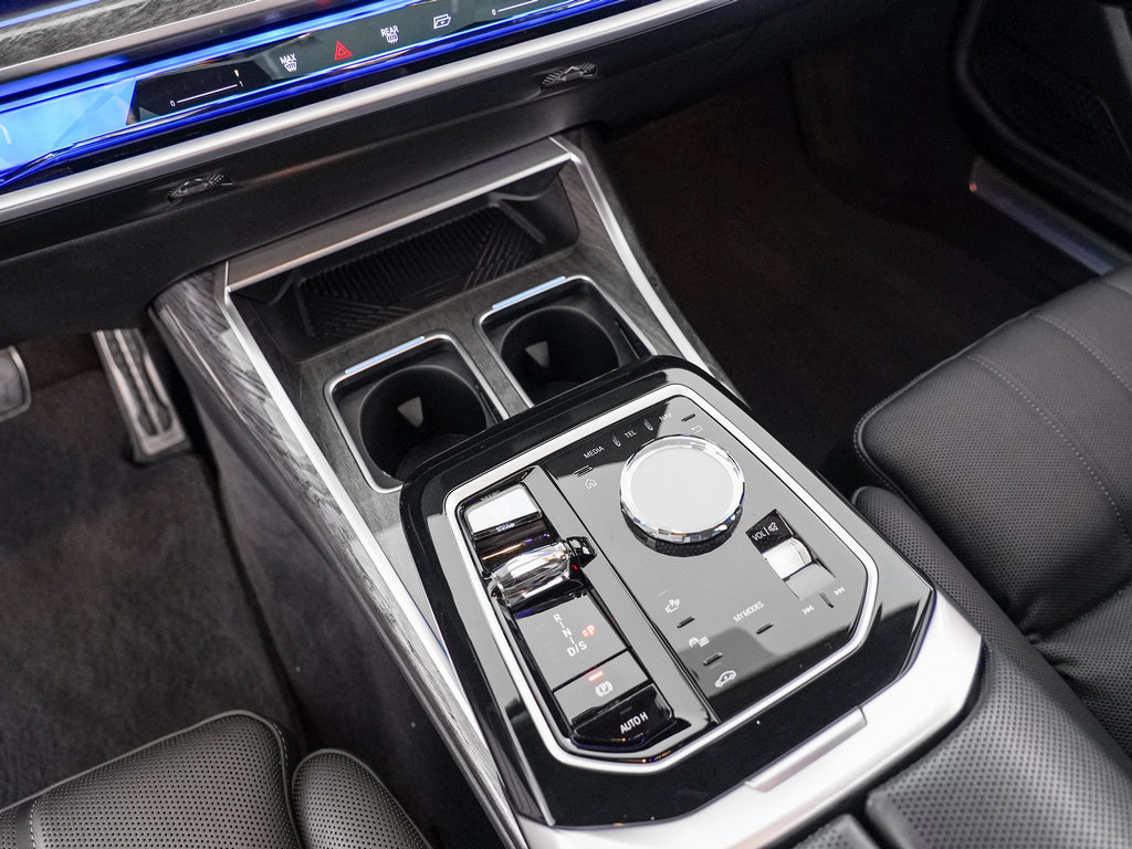 Used 2024 BMW 760i xDrive AWD/4WD image 22