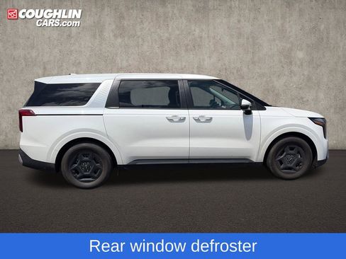 Used 2025 Kia Carnival FWD image 10